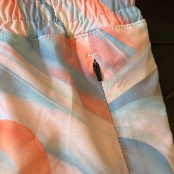 CALIA by Carrie underwood run shorts Stylish Women's Multicolor Shorts NWT M - Picture 2 of 8